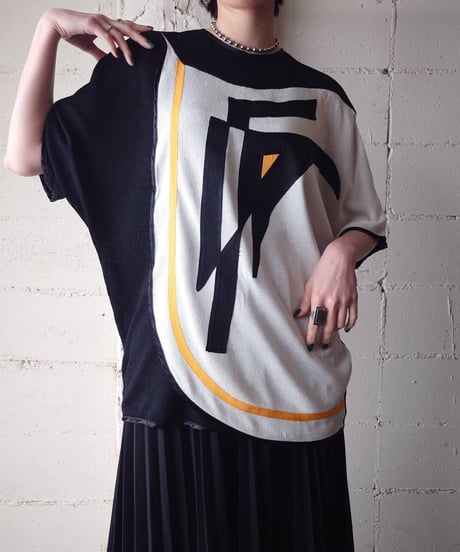 Bicolor Design S/S Knit BKWHYE