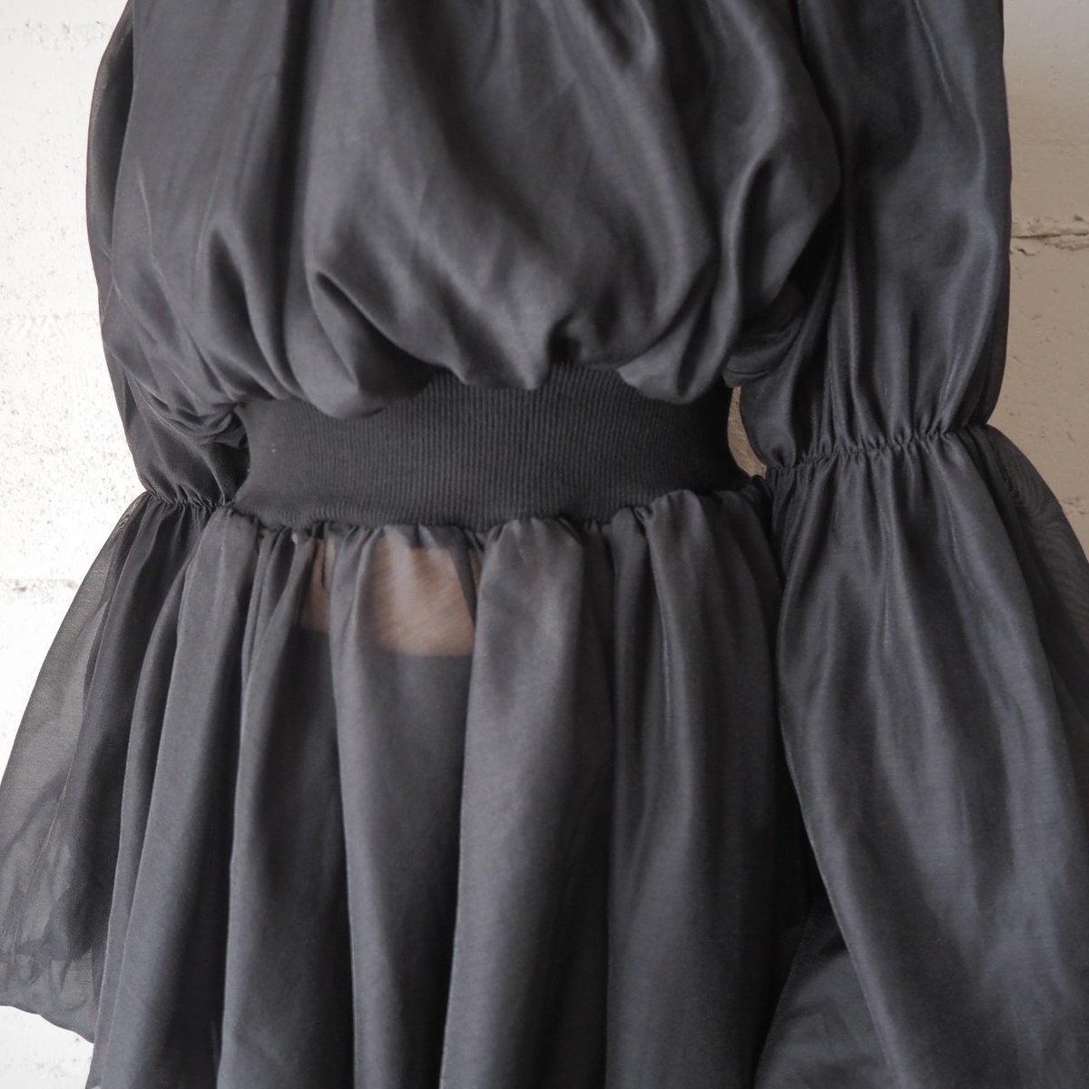 Balloon Sleeve Off Shoulder Tops BK | Orfeo