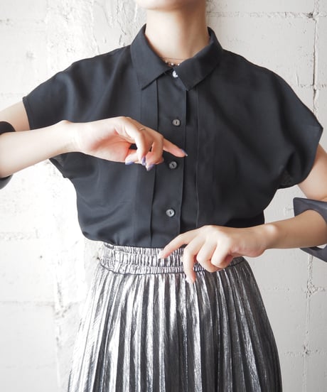 Tuck Front French Sleeve Shirt BK