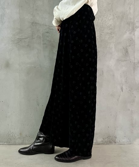 Rose Embroidery Velour Tight Skirt BK