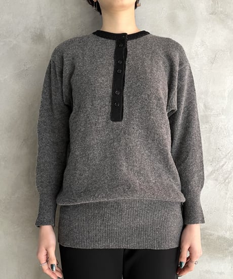 Front Button Bicolor Knit GRBK