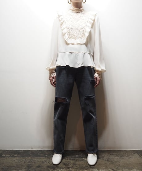 Lace × Tuck Frill Blouse LBE