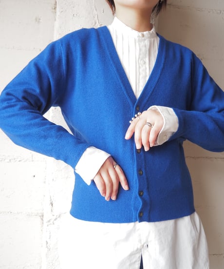 benetton Italy Vneck Knit Cardigan BL