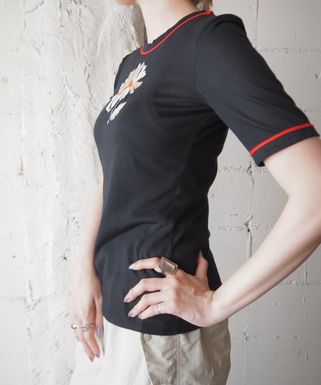 1970's Flower Embroidery Tee BK
