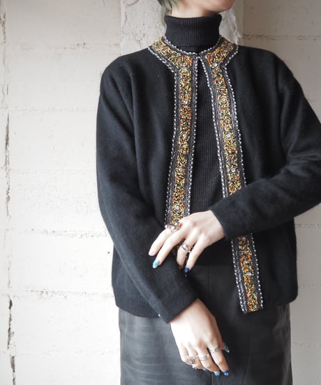 Collarless Beads Design Knit Cardigan BK