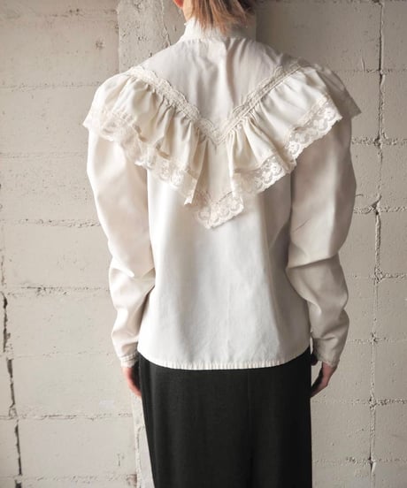 GUNNIE SAX Lace Design Brouse IV