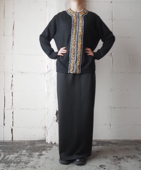 Collarless Beads Design Knit Cardigan BK
