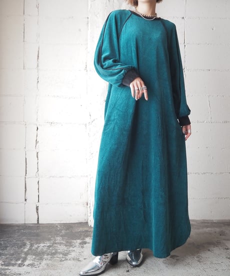 Raglan Sleeve Piping Velour Dress GN