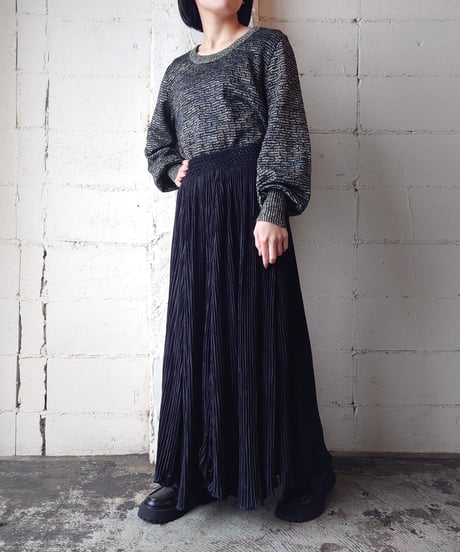 Scollop Hem Pleated Skirt BK