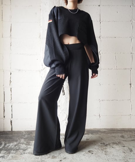 Remake Short Command Sweater BK
