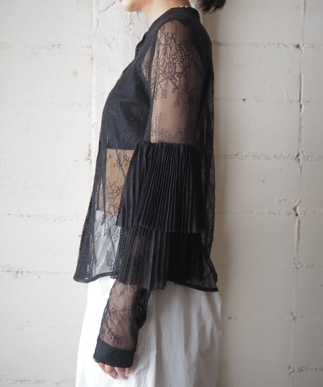 GUESS Design Sleeve Lace Blouse BK