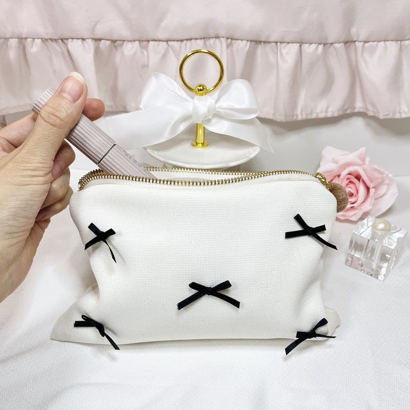 メイク品がひと通り入る♪】細めのリボンにきゅん♡ 大人可愛い メイク品がひと通り入る♪】細めのリボンにきゅん♡ 大人可愛い