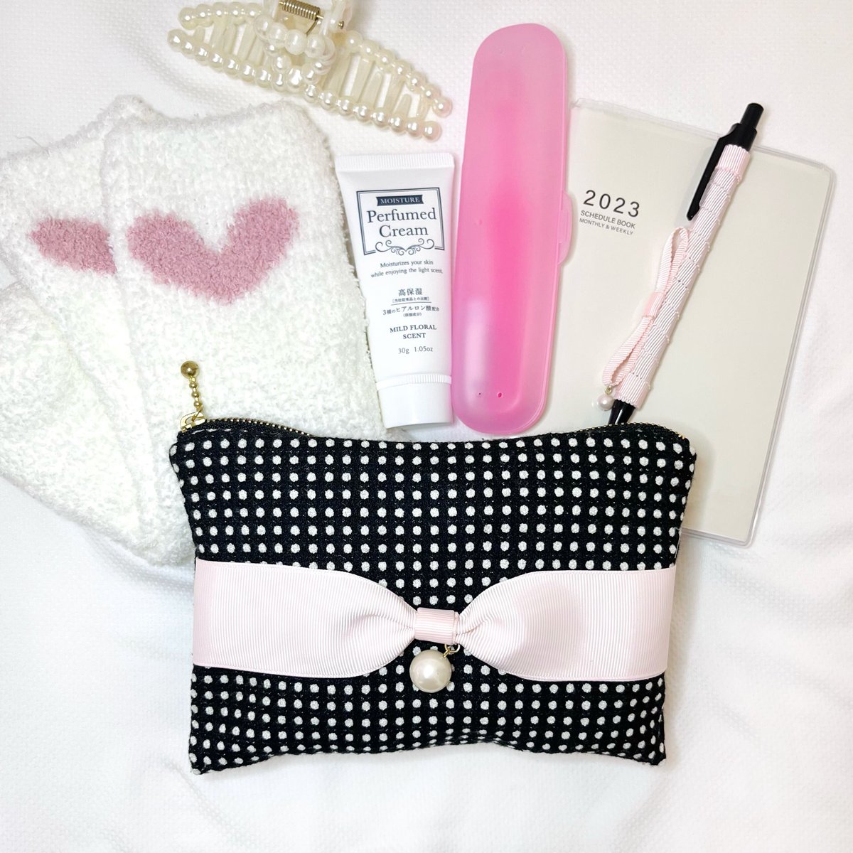お薬手帳が入るサイズ】シンプルリボンと大粒パールがおしゃれ感