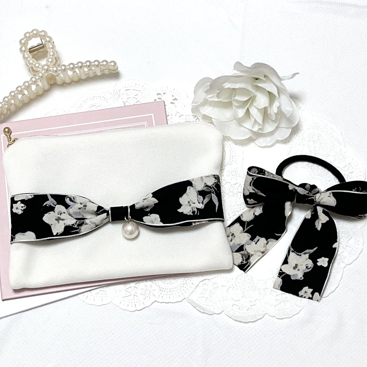 リボン　ヘアゴム♡ラブフィーユリボン♡花柄×オフホワイト×レース♡ハンドメイド リボンヘアゴム♡ラブフィーユリボン♡花柄×オフホワイト×レース