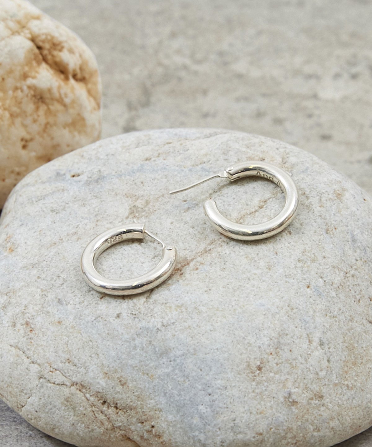 U.S vintage シルバー925 middle hoop ピアス fit=scale-down,w=1200