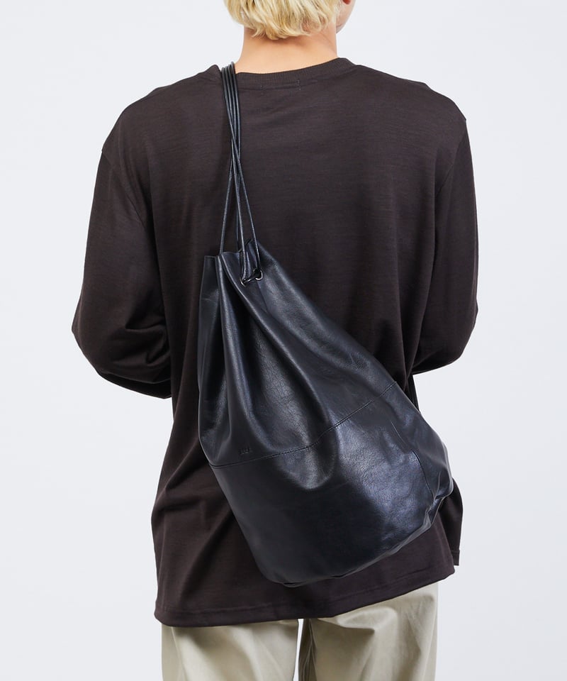 And A アンドエー / FINE LEATHER DRAWSTRING BAG 【L】 牛