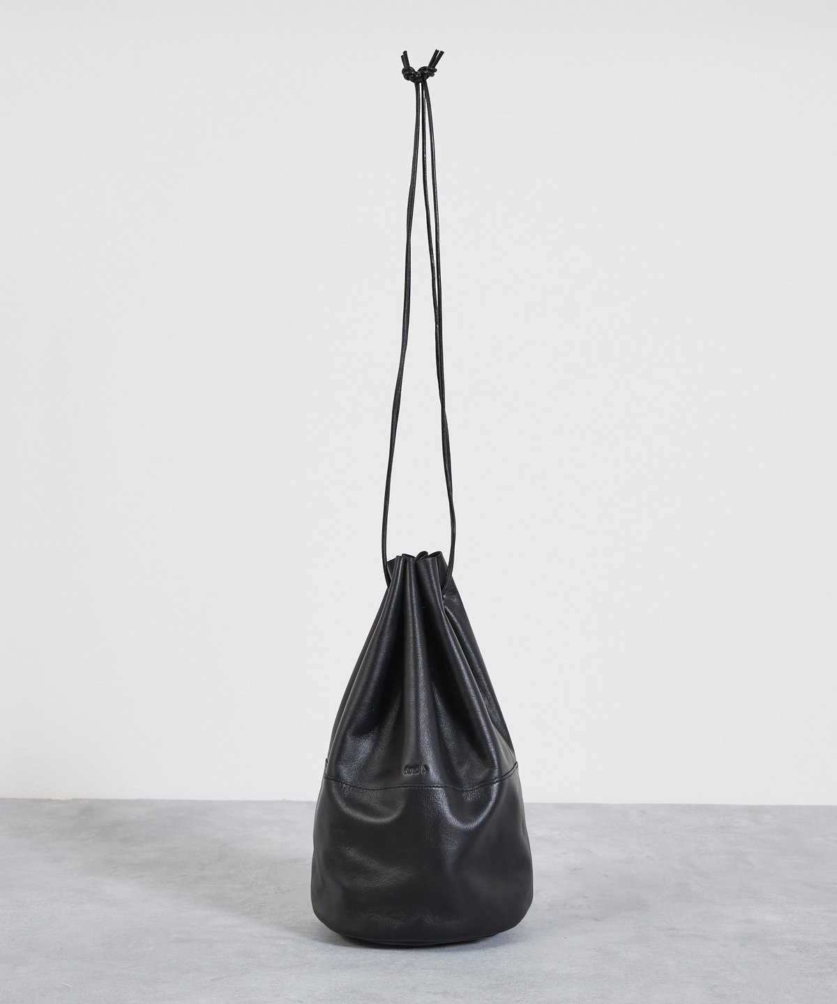 牛革　巾着 fit=scale-down,w=1200