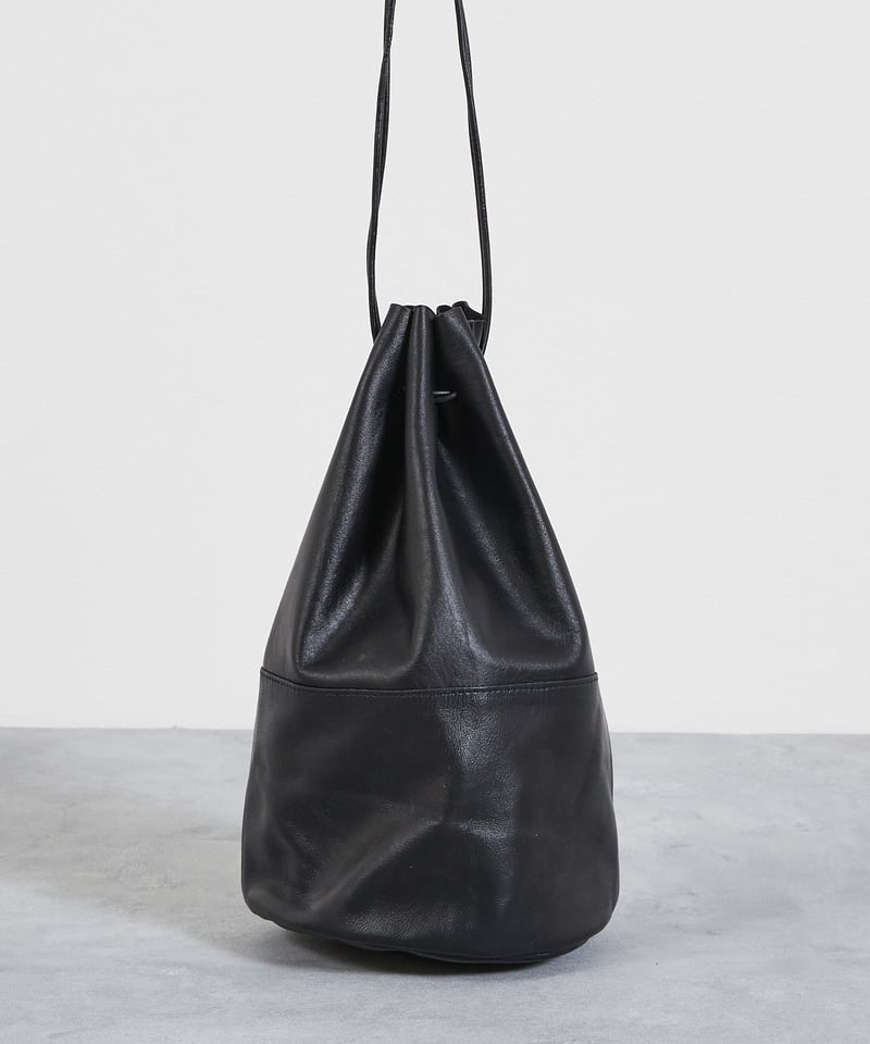巾着バッグ　牛革　黒 And A アンドエー / FINE LEATHER DRAWSTRING BAG【M】牛革巾