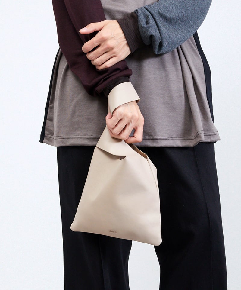 美品　And A アンドエー   レザーマルシェバッグ コンビニエンスバッグ And A アンドエー / FINE LEATHER MARCHE BAG レザーマルシェバッ