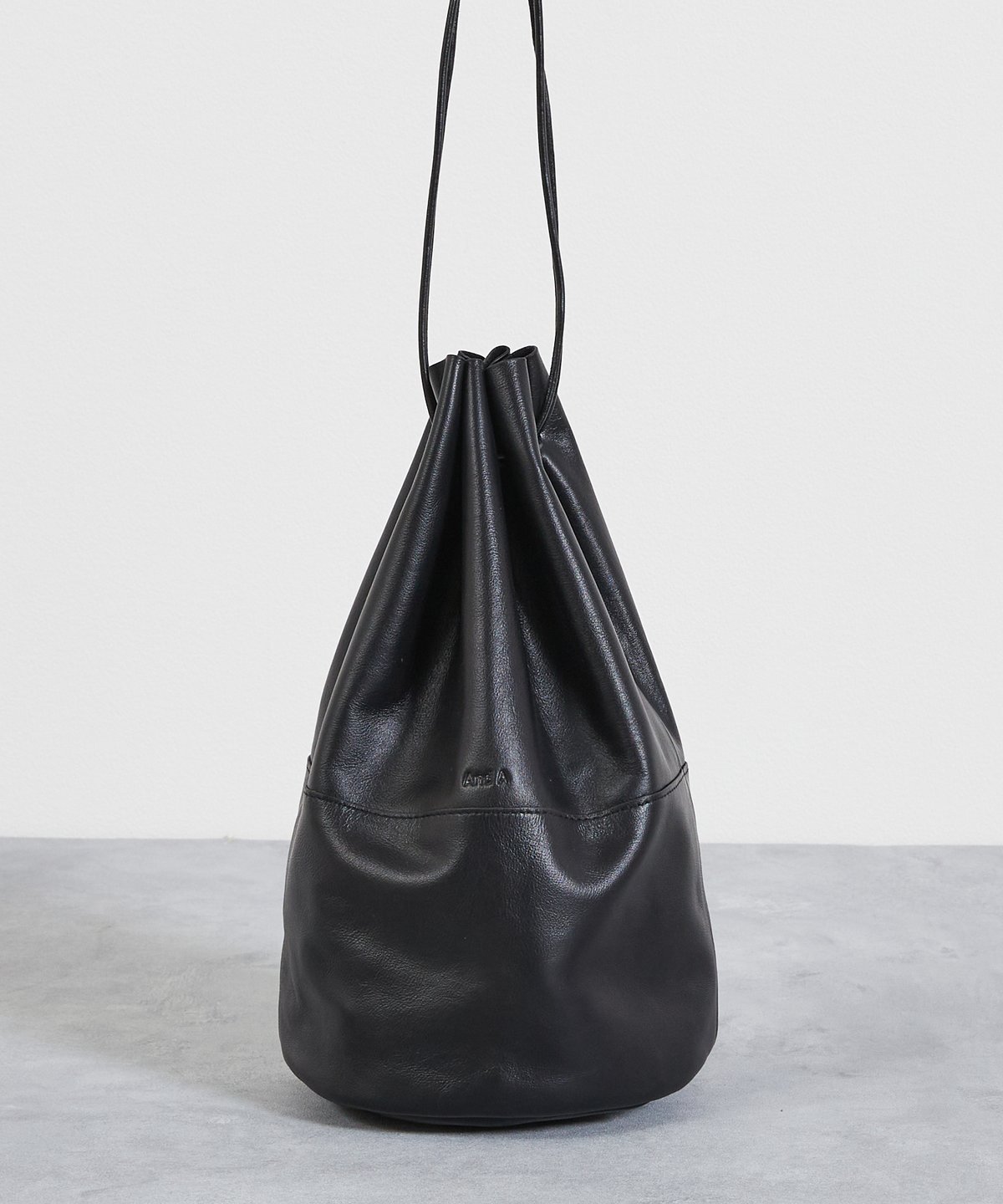 牛革　巾着 And A アンドエー / FINE LEATHER DRAWSTRING BAG【M】牛革巾