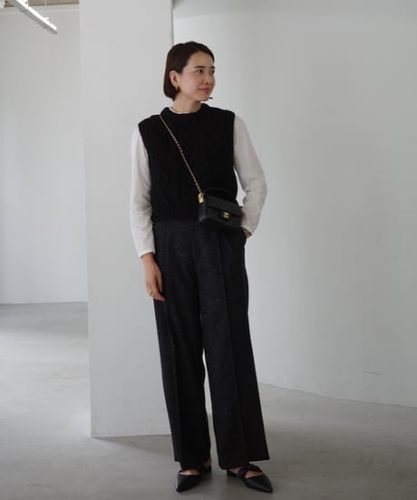 KNIT VEST