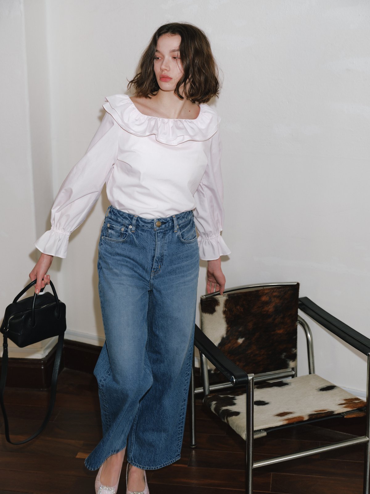 RUFFLE SHOULDER | OHGA RUFFLE SHOULDER | OHGA
