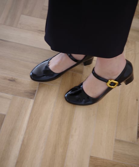 ENAMEL PUMPS