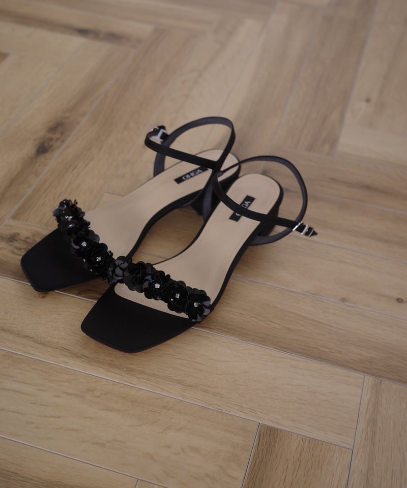 FLOWER LOOP SANDAL | OHGA