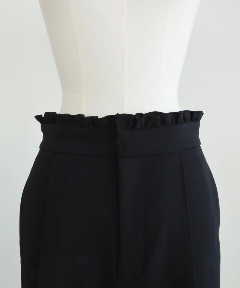 新品未使用　OHGA FRILL PANTS ホワイト Mサイズ FRILL PANTS | OHGA