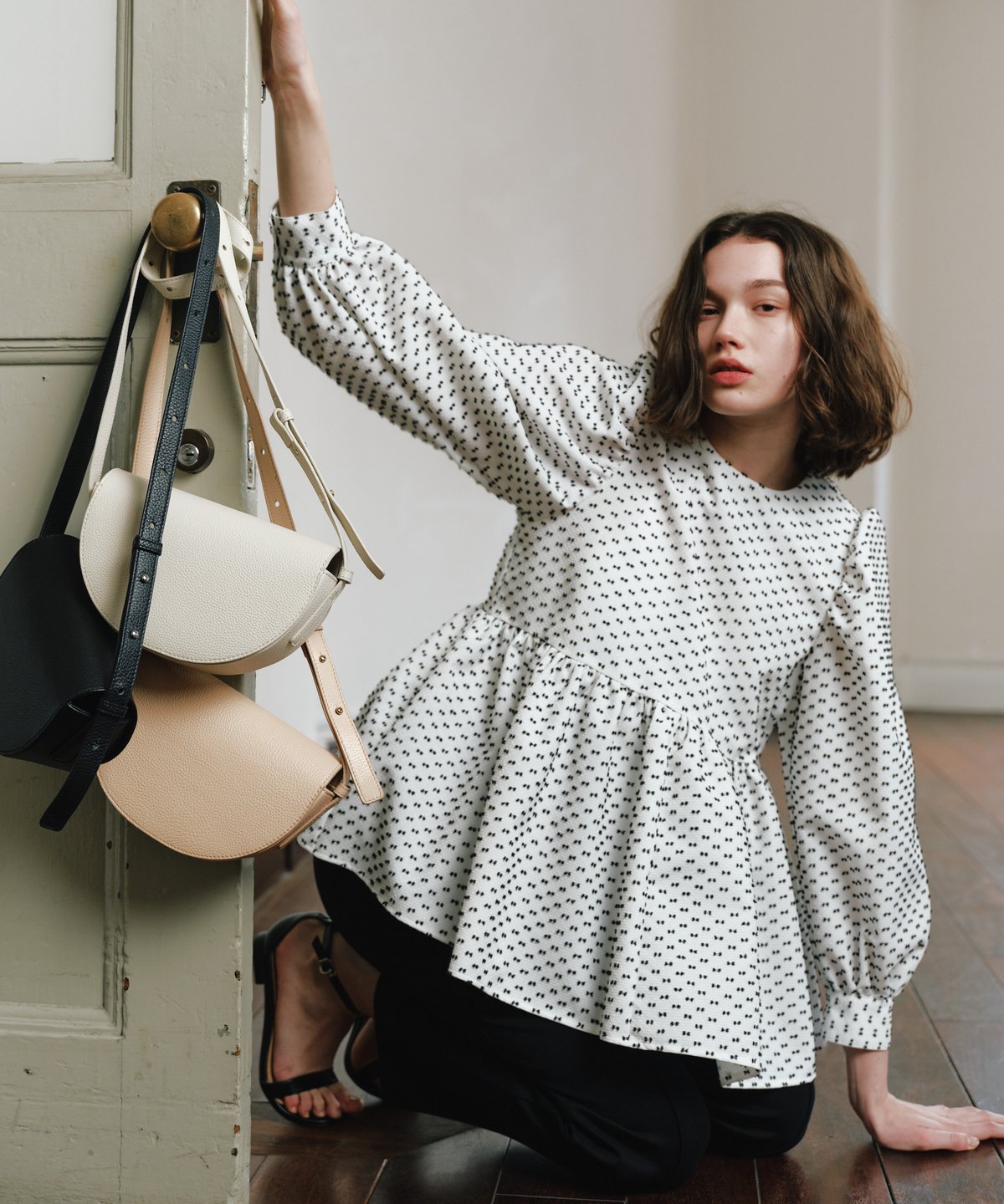 美品 OHGA オーガ パターンブラウス 白 ツイード 長袖 白 F*ZC303 CATEGORY TOPS | OHGA 美品 OHGA オーガ パターンブラウス 白 ツイード