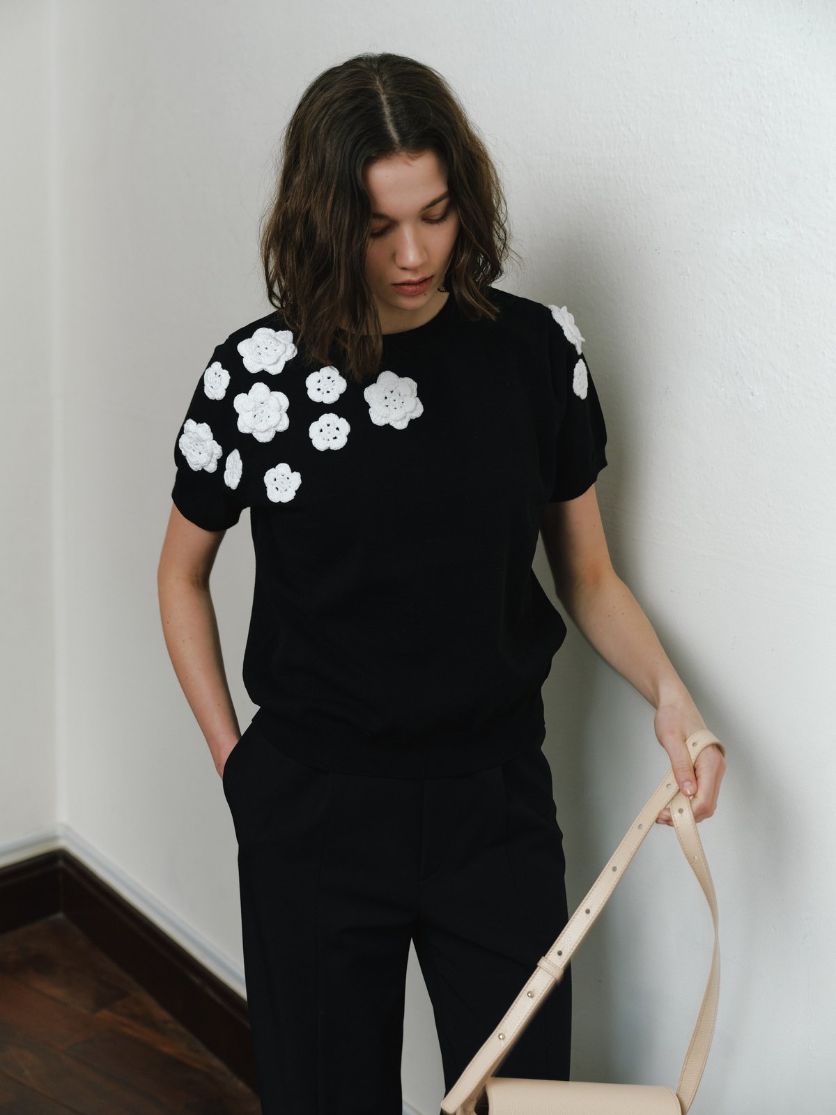 ohga CROCHET MOTIF KNIT フラワー　ニット　ベージュ　新品 ohga CROCHET MOTIF KNIT フラワーニットベージュ新品