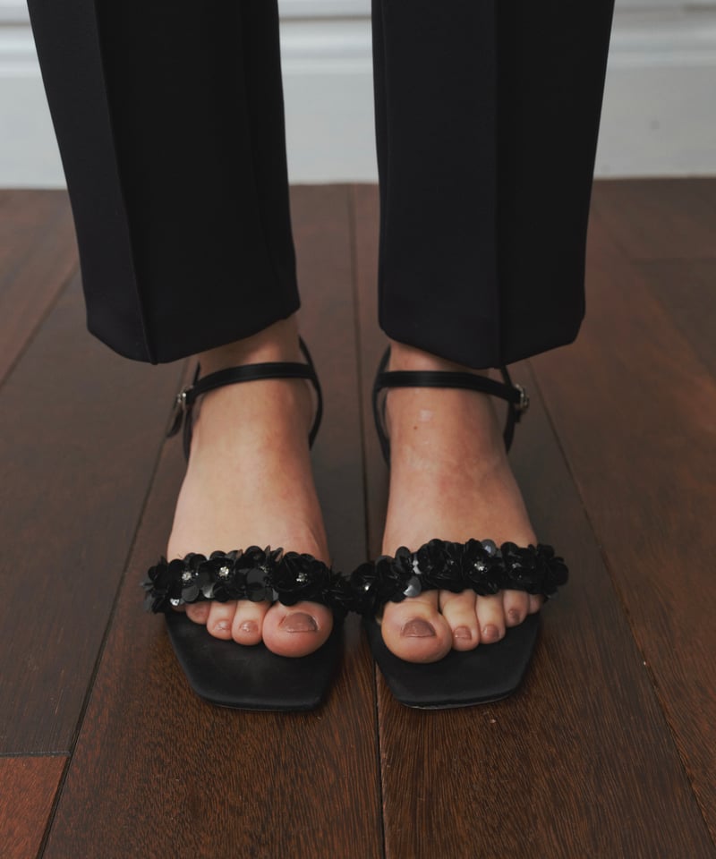 FLOWER LOOP SANDAL | OHGA