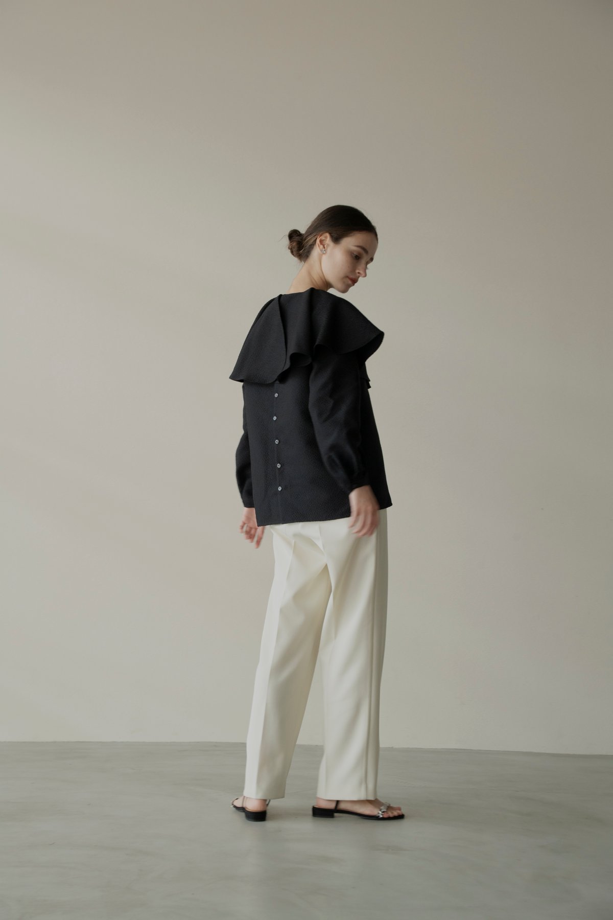 BIG COLLAR BLOUSE | OHGA BIG COLLAR BLOUSE | OHGA
