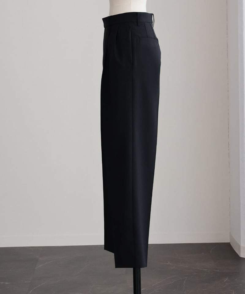 ohga テーパードタックパンツ　ブラックM ohga テーパードタックパンツ ブラックM スラックス パンツ