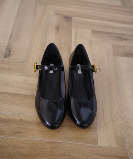 ENAMEL PUMPS