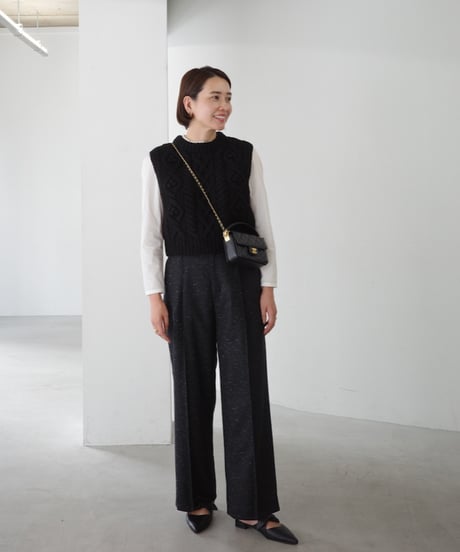 KNIT VEST