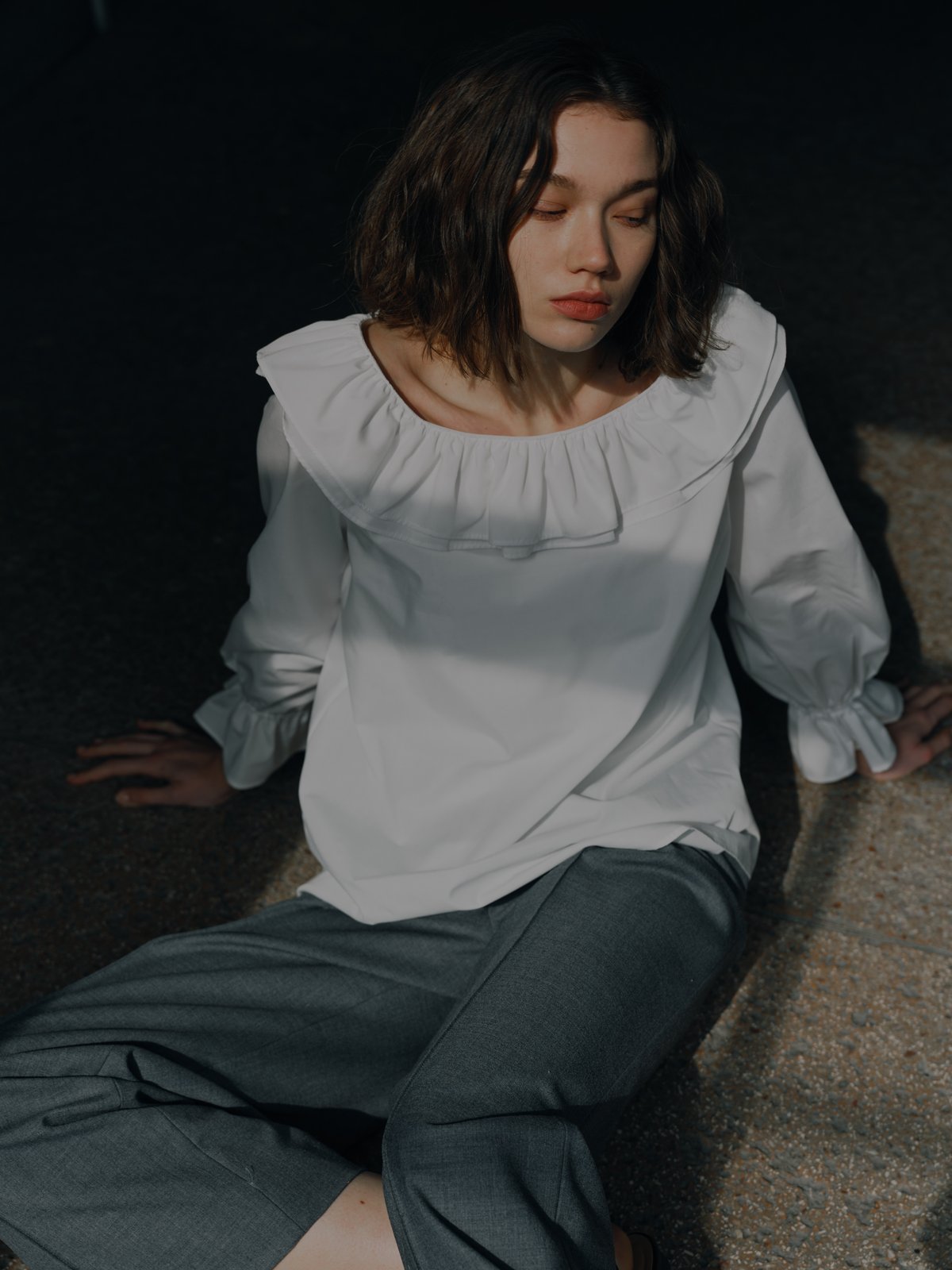 RUFFLE SHOULDER | OHGA RUFFLE SHOULDER | OHGA