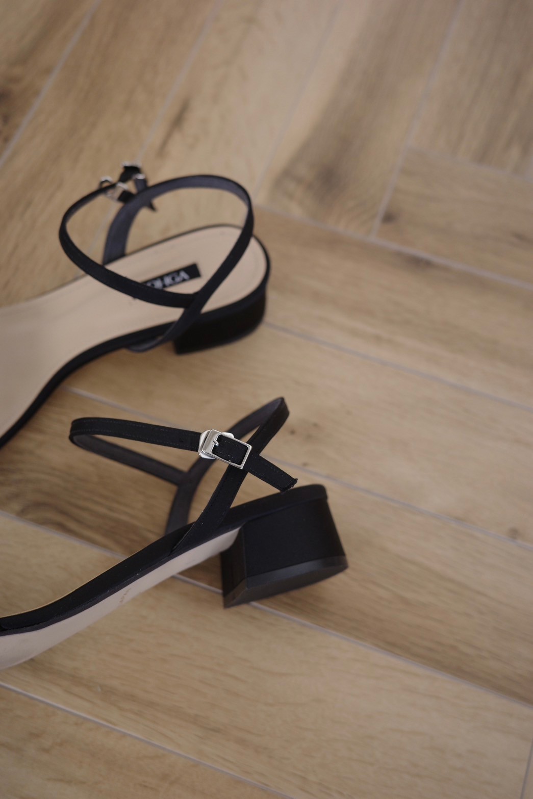FLOWER LOOP SANDAL | OHGA