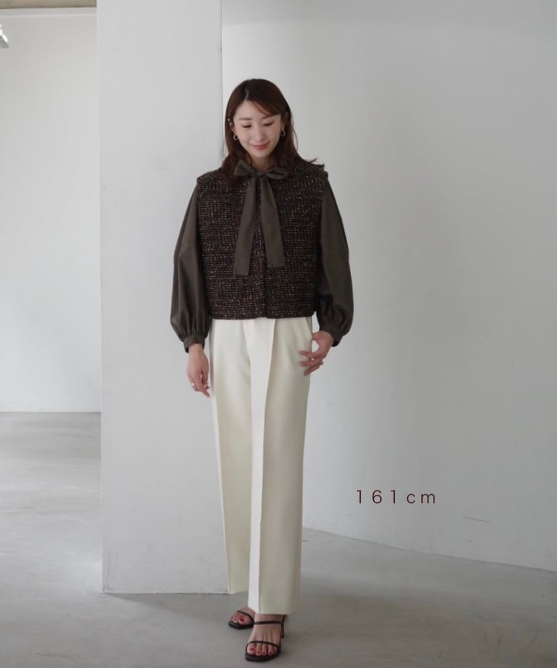 OHGA TUCK PANTS セミワイドパンツ　ネイビーブラック　Sサイズ OHGA TUCK PANTS セミワイドパンツ ネイビーブラック Sサイズ