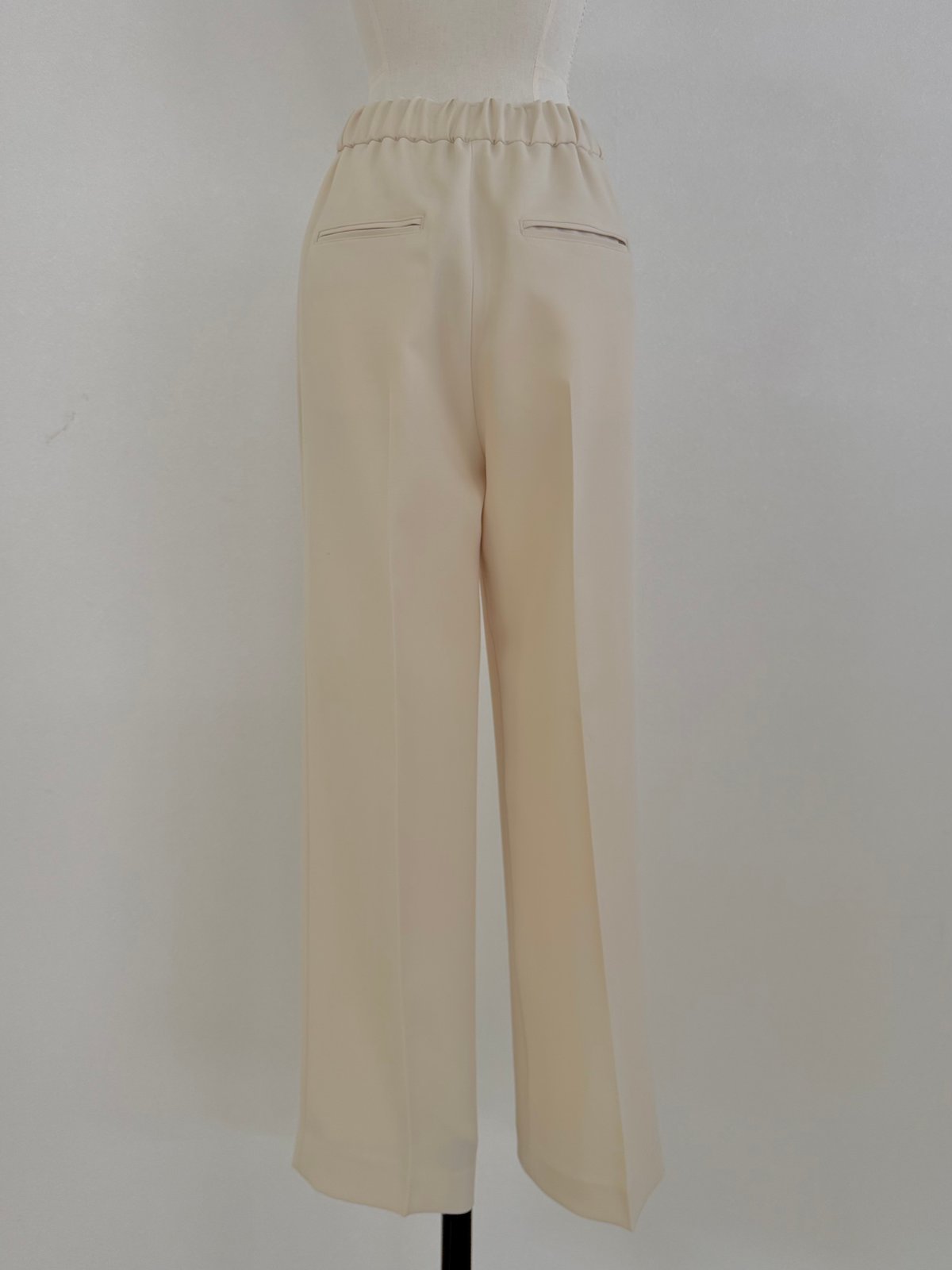 ohga オオガ❢交渉可❢新品❢DROST PANTS❢エッグ色 