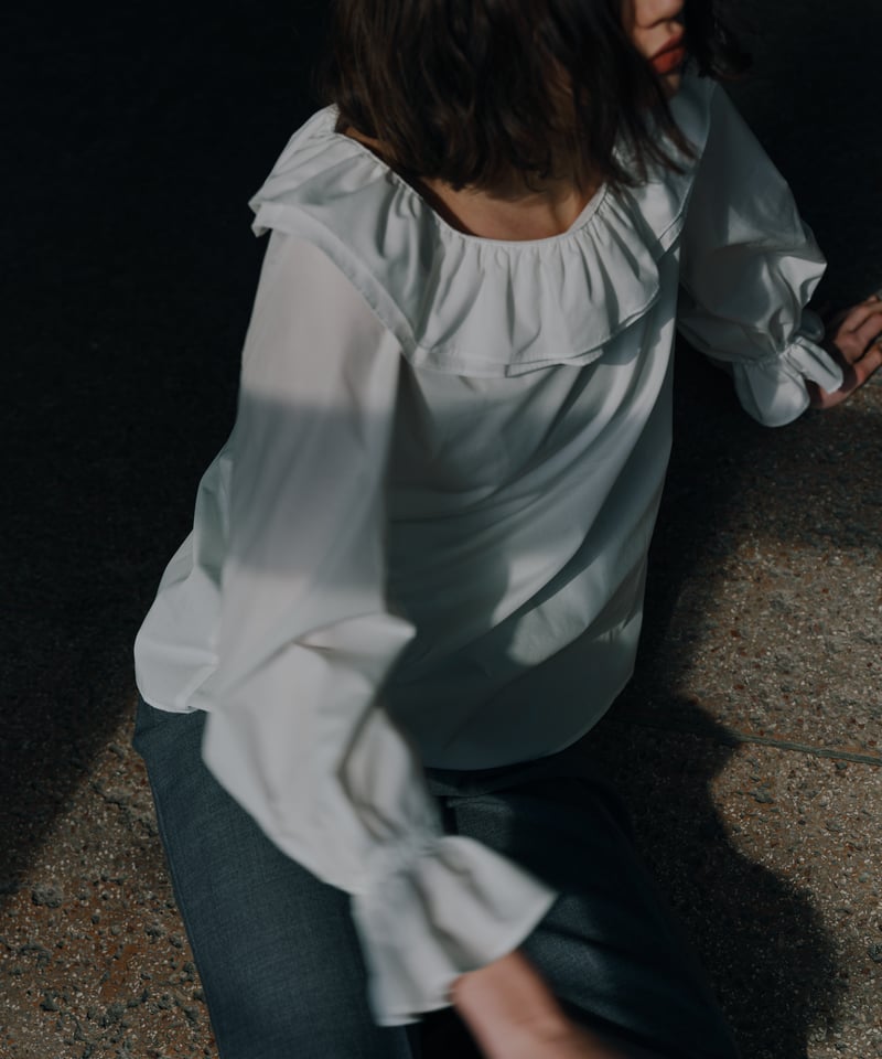 OHGA オオガ　RUFFLE SHOULDER フリルブラウス OHGA オオガ RUFFLE SHOULDER フリルブラウス