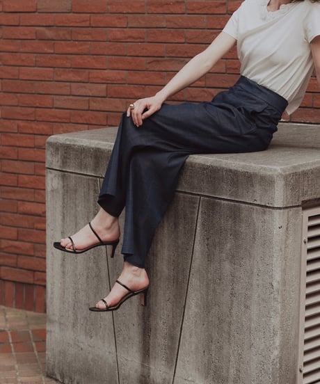 LINE SANDAL
