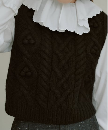 KNIT VEST