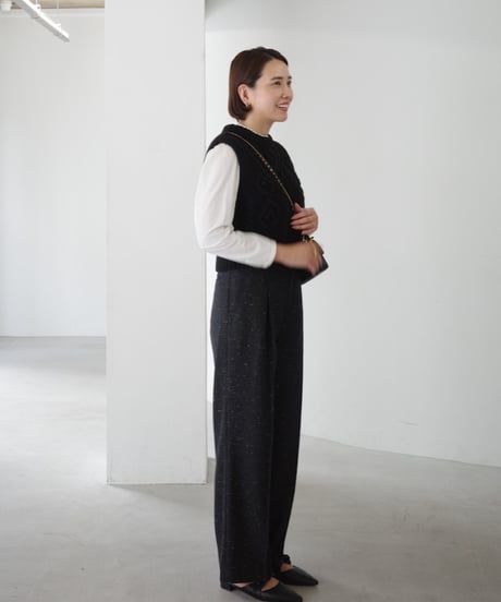 KNIT VEST