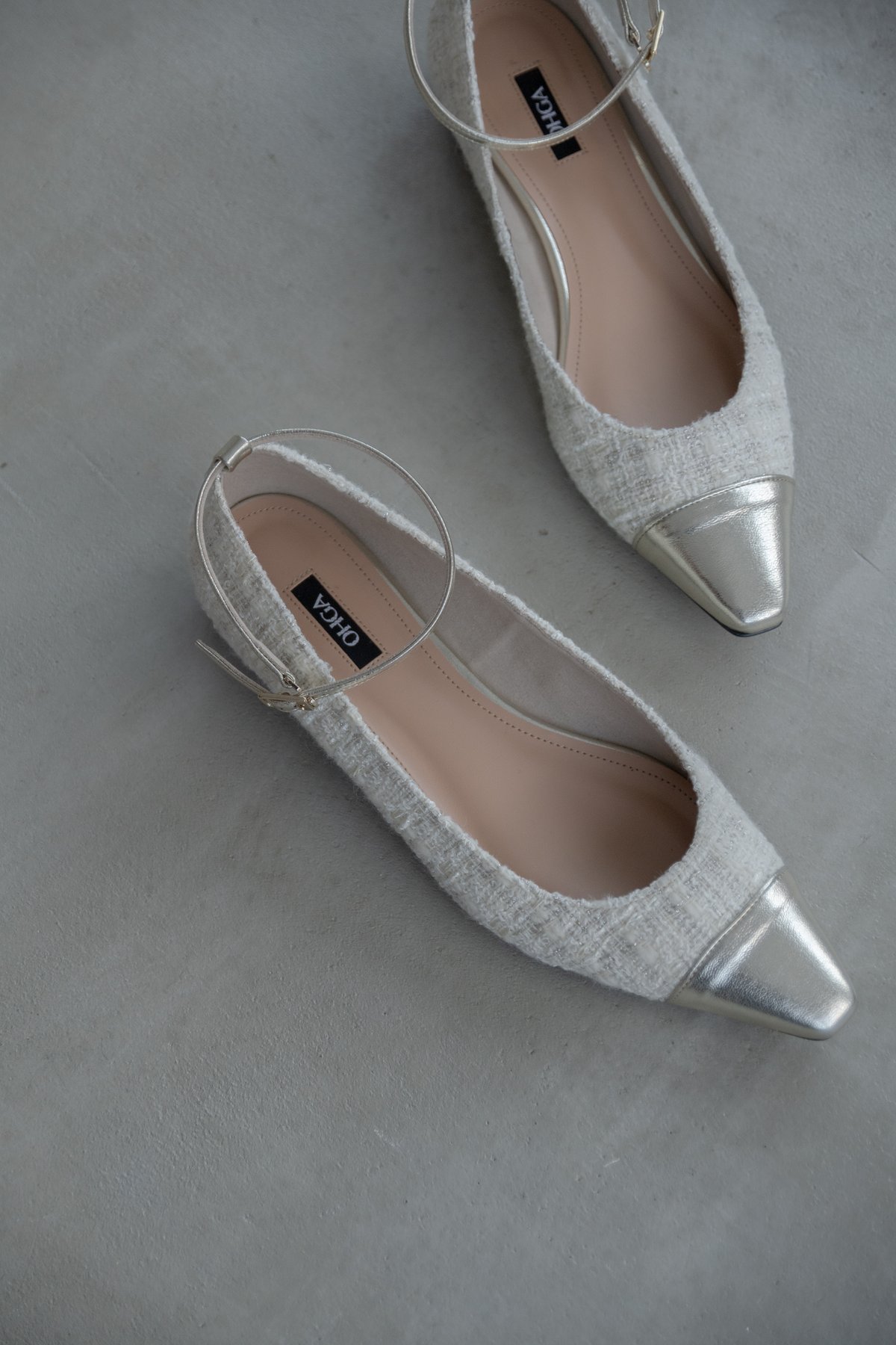 OHGAOHGA    COMBI TWEED PUMPS ホワイト　22.5cm