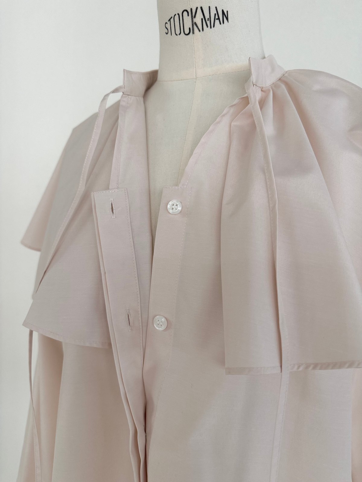 OHGA ケープブラウス ピンク OHGA ケープブラウス ピンク CAPE BLOUSE | OHGA