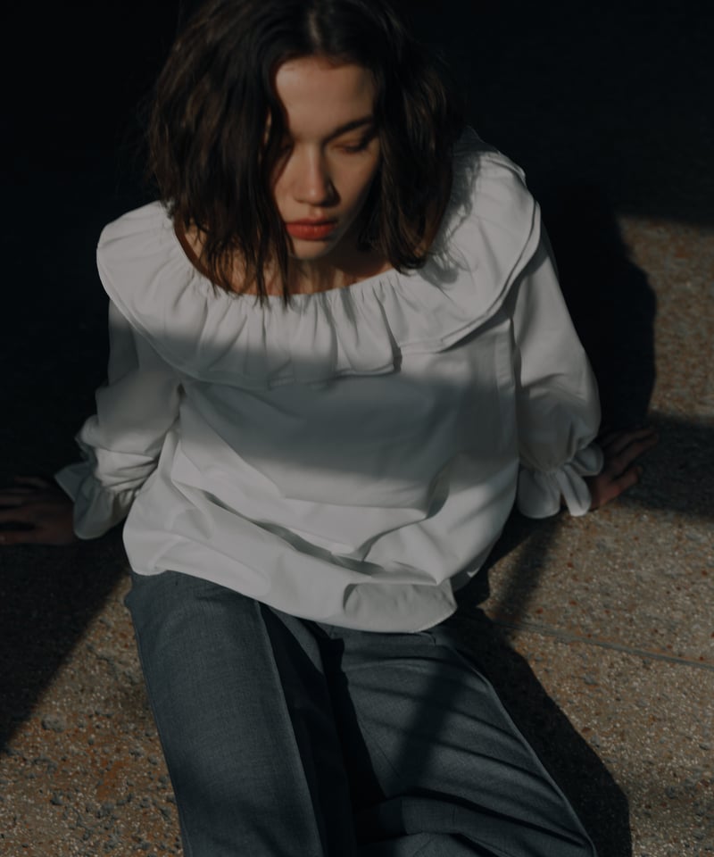 RUFFLE SHOULDER | OHGA RUFFLE SHOULDER | OHGA