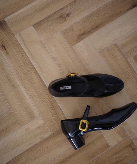ENAMEL PUMPS