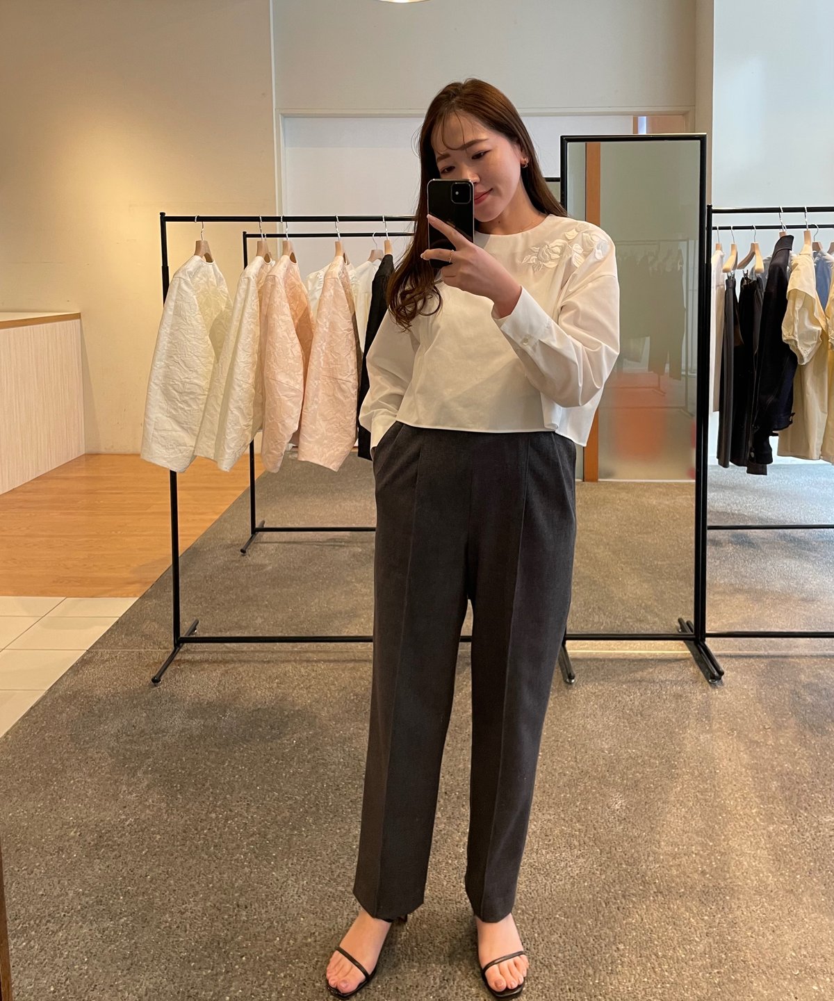 新品未使用タグ付きOHGA ROSEブラウスローズ グレー レア 新品未使用タグ付きOHGA ROSEブラウスローズ グレー