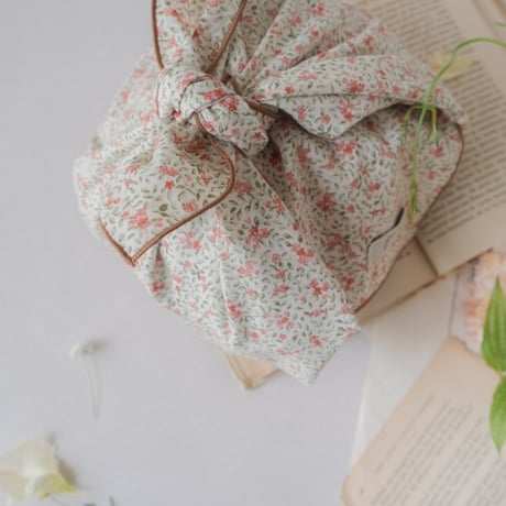 Lunch cross / little flower